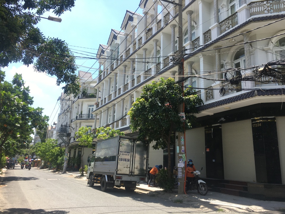 TPHCM: Bất động sản khu Đông “nóng sốt”, khu Tây có “dậm chân tại chỗ”? - 3 TPHCM: Bất động sản khu Đông “nóng sốt”, khu Tây có “dậm chân tại chỗ”? - 3