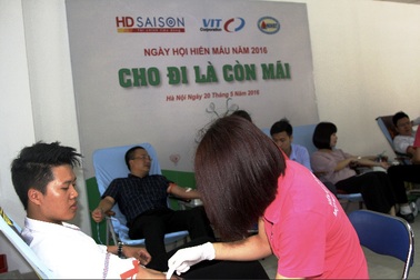 Tiếp nhận 200 đơn vị máu từ Ngày hội hiến máu tình nguyện HD SAISON 2016