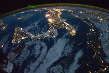 Hình ảnh tuyệt đẹp của “chiếc ủng” Italia từ vũ trụ