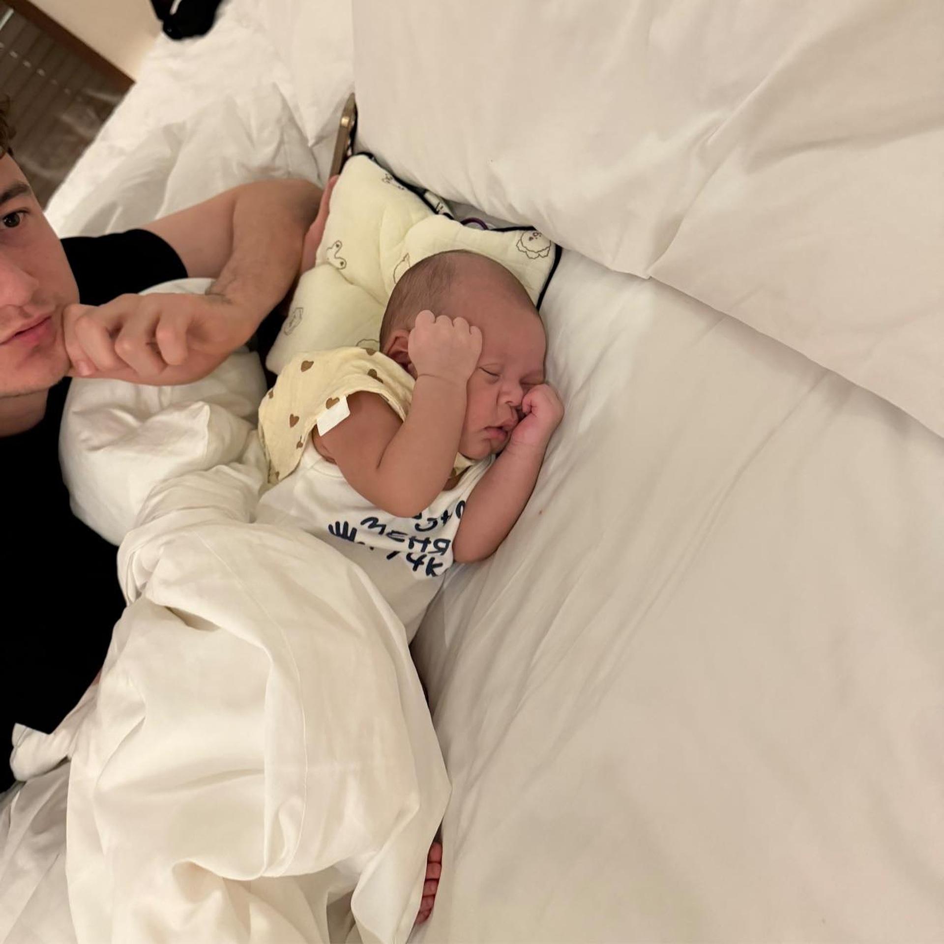 Bà xã Đặng Văn Lâm gây sốt khi khoe dáng thon gọn chỉ 1 tháng sau sinh nở - 13 Bà xã Đặng Văn Lâm gây sốt khi khoe dáng thon gọn chỉ 1 tháng sau sinh nở - 13