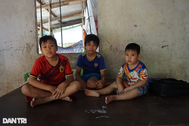 3 đứa trẻ mồ côi lả đi vì đói bên bà nội tâm thần