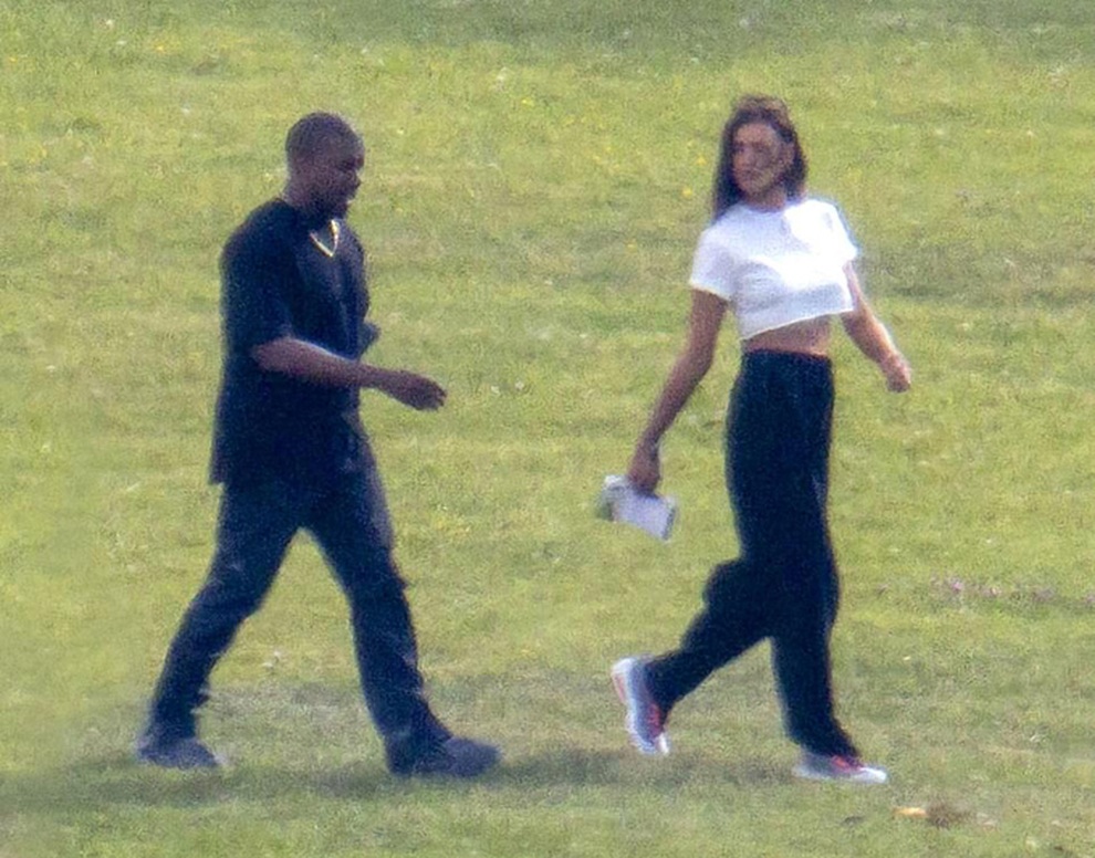 Tỷ phú Kanye West và tình cũ của Ronaldo chia tay - 1 Tỷ phú Kanye West và tình cũ của Ronaldo chia tay - 1