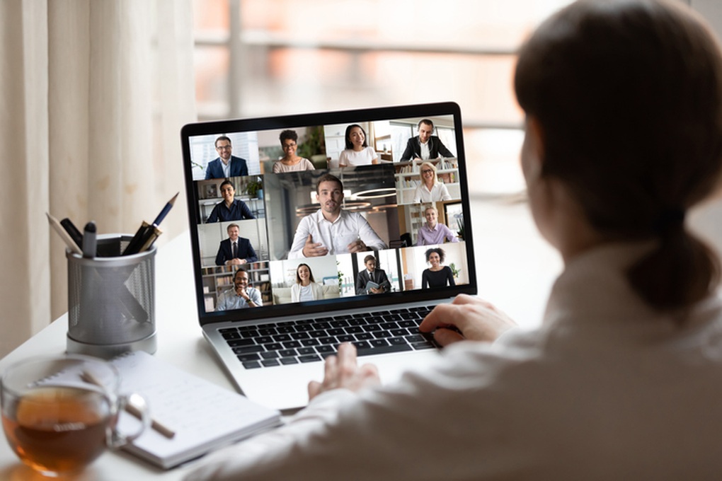 Chuyện của Zoom: Từ vua gọi video trực tuyến đến cổ phiếu rớt thảm 90% - 3 Chuyện của Zoom: Từ vua gọi video trực tuyến đến cổ phiếu rớt thảm 90% - 3