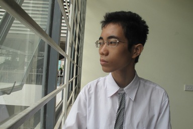 Ông nội mất, nỗi lo tiếp tục đè lên vai cậu học trò nghèo