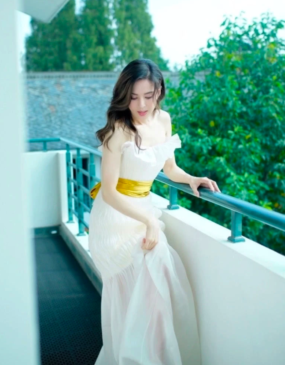 “Tiểu Long Nữ” Lý Nhược Đồng trẻ đẹp đáng ngưỡng mộ! - 6 “Tiểu Long Nữ” Lý Nhược Đồng trẻ đẹp đáng ngưỡng mộ! - 6