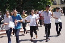 Áp lực "khủng khiếp" vào trường công lập