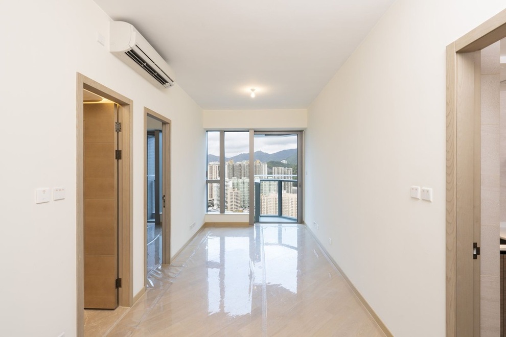 Tiêm vắc xin được tặng vàng, xe hơi và cả... căn hộ cao cấp - 3 Tiêm vắc xin được tặng vàng, xe hơi và cả... căn hộ cao cấp - 3