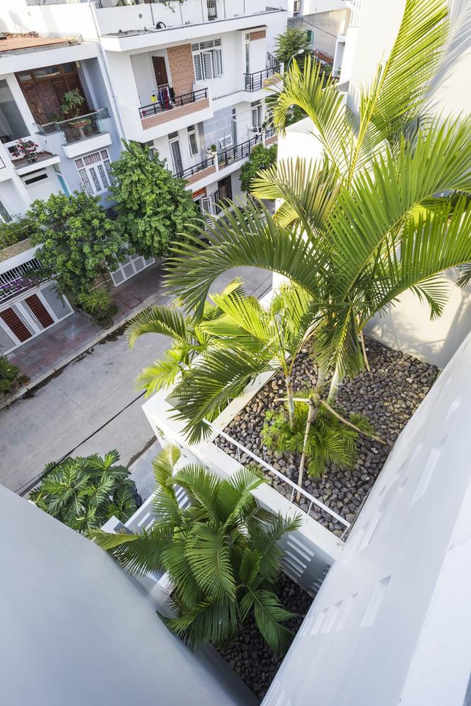 Ngôi nhà có 300 cửa sổ, gia chủ mỗi tháng chỉ tốn 200.000 đồng tiền điện - 8