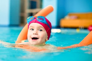 Đi bơi mùa hè dễ mắc bệnh truyền nhiễm