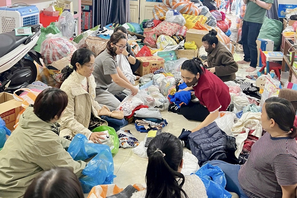 Túi vàng bị bỏ quên trong đồ ủng hộ đồng bào vùng lũ miền Trung - 2