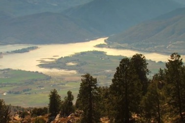 Vung 40 triệu USD mua cả quả núi làm chỗ… tiệc tùng