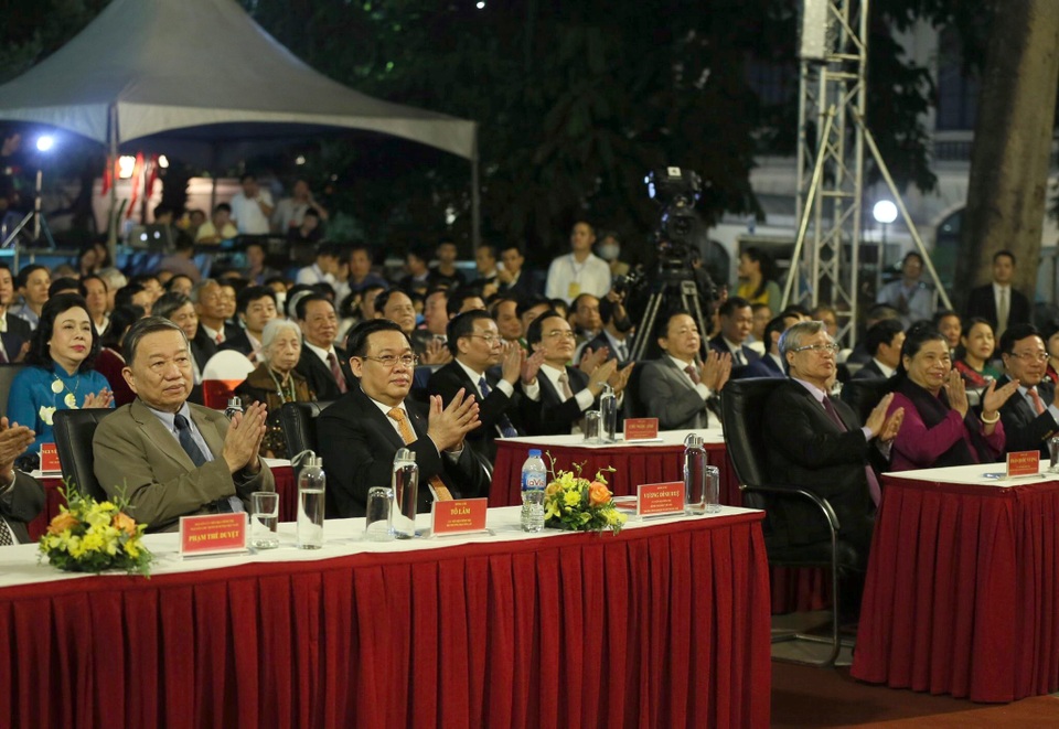 Ông Vương Đình Huệ: Thăng Long - Hà Nội đang vươn mình với vị thế mới - 2 Ông Vương Đình Huệ: Thăng Long - Hà Nội đang vươn mình với vị thế mới - 2