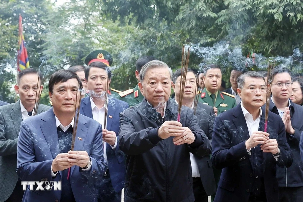Tổng Bí thư Tô Lâm dâng hương tưởng niệm các Vua Hùng - 1 Tổng Bí thư Tô Lâm dâng hương tưởng niệm các Vua Hùng - 1