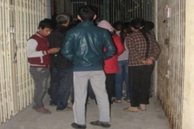 Nghi án chôn con 10 tháng dưới lớp bê tông chấn động Hà Nội