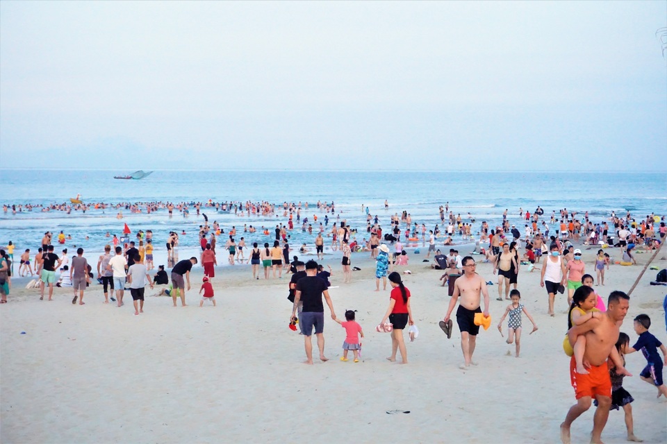 Bí thư Đà Nẵng phê bình công an tự ý rút khỏi điểm cách ly có thu phí - 3 Bí thư Đà Nẵng phê bình công an tự ý rút khỏi điểm cách ly có thu phí - 3