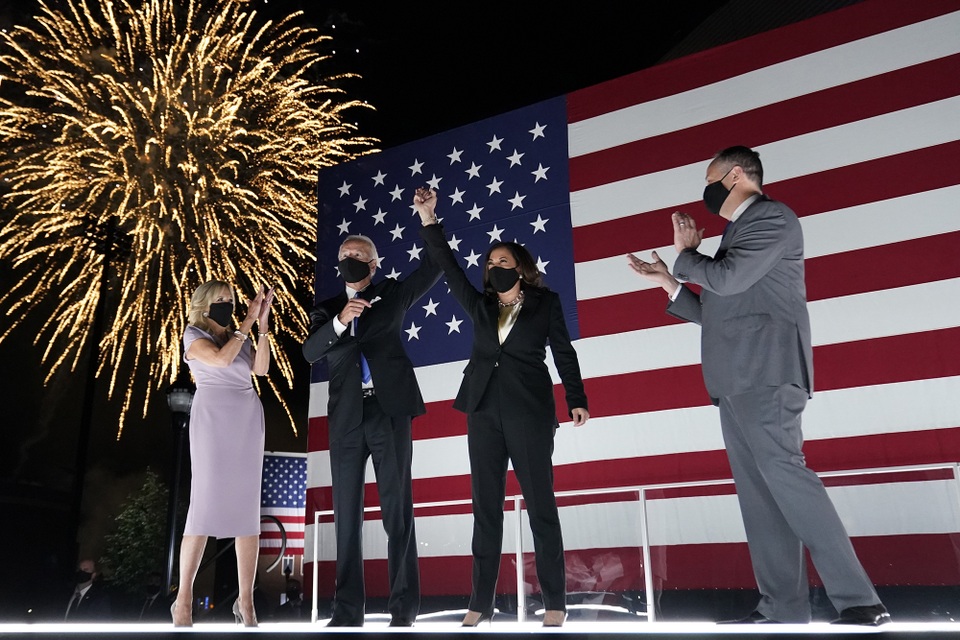 Joe Biden nói ông Trump “phủ bóng tối” nước Mỹ trong bài phát biểu “để đời” - 4 Joe Biden nói ông Trump “phủ bóng tối” nước Mỹ trong bài phát biểu “để đời” - 4