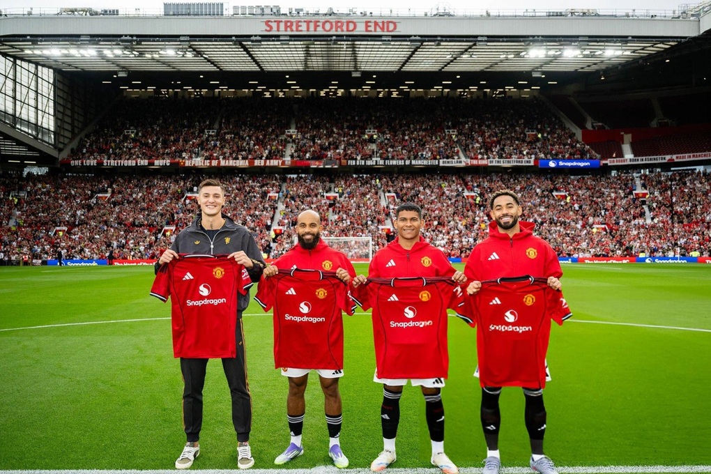 Rooney dự đoán táo bạo thứ hạng của Man Utd ở mùa giải mới - 1 Rooney dự đoán táo bạo thứ hạng của Man Utd ở mùa giải mới - 1