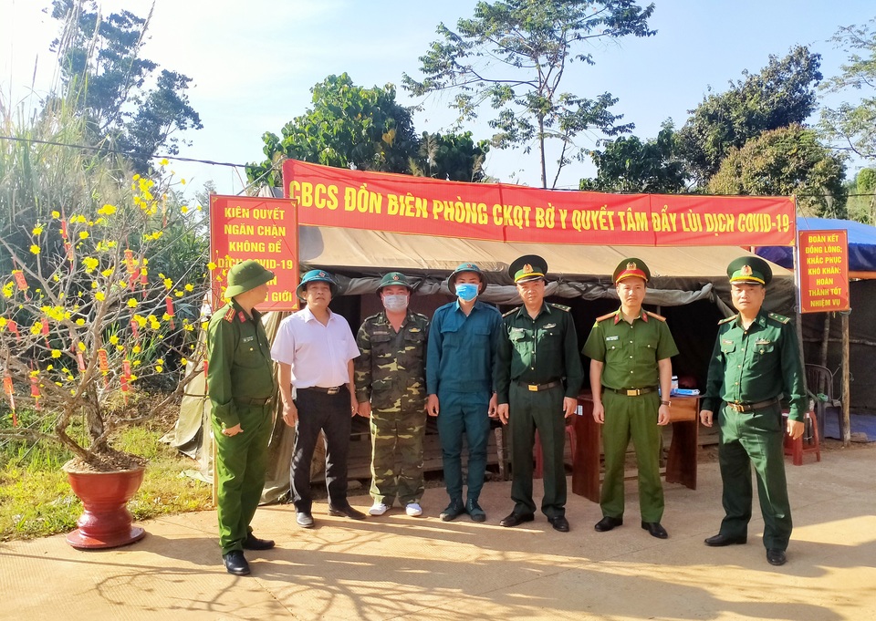 Bộ đội biên phòng quên tết, căng mình chống dịch - 6 Bộ đội biên phòng quên tết, căng mình chống dịch - 6