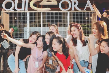 Hậu trường dàn gái xinh, trai đẹp hot nhất VTV đi... catwalk