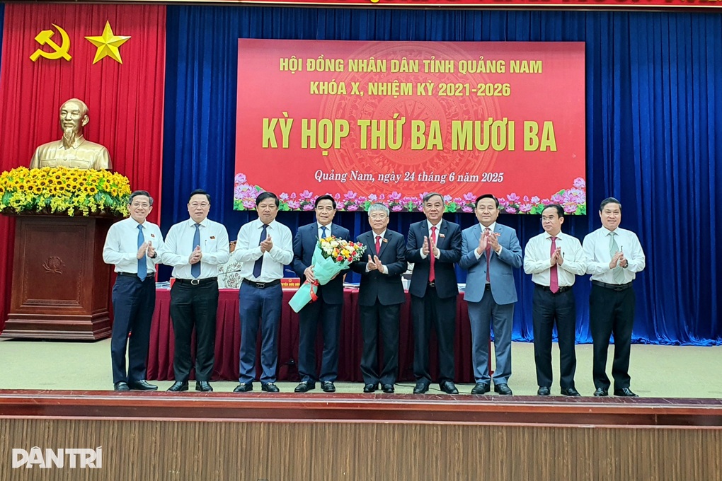 Bí thư tỉnh cảnh báo chuyện người quen, người của tôi khi bố trí cán bộ - 2