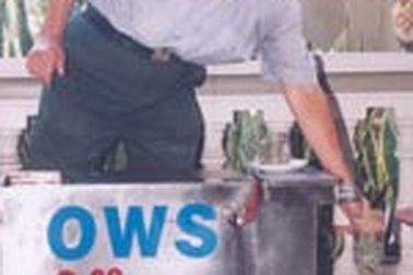 Khắc phục sự cố dầu loang bằng công nghệ “nội”