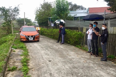 Thị trường nóng sốt, người dân đổ xô đi làm "cò" đất