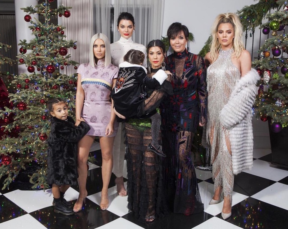 Vì Covid-19, gia đình Kardashian hủy siêu tiệc Giáng sinh - 2 Vì Covid-19, gia đình Kardashian hủy siêu tiệc Giáng sinh - 2