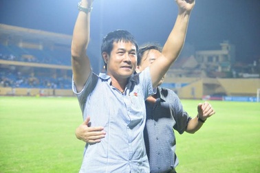 VFF lý giải về chỉ tiêu cao với HLV Hữu Thắng