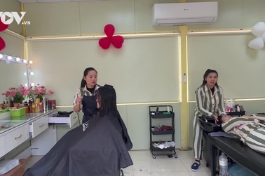 Chuyện nữ phạm nhân làm đẹp ngày Tết