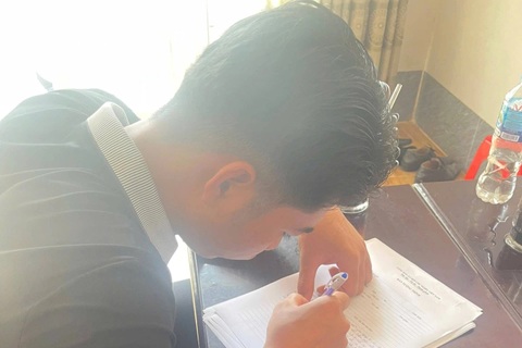 Đăng tin cá sấu xuất hiện trên kênh, nam thanh niên bị mời làm việc