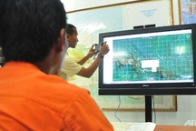 Lực lượng cứu hộ tới hiện trường vụ rơi máy bay tại Indonesia