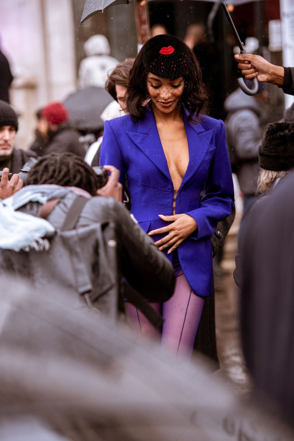 Siêu mẫu Jourdan Dunn diện áo lấp ló vòng một - 7 Siêu mẫu Jourdan Dunn diện áo lấp ló vòng một - 7