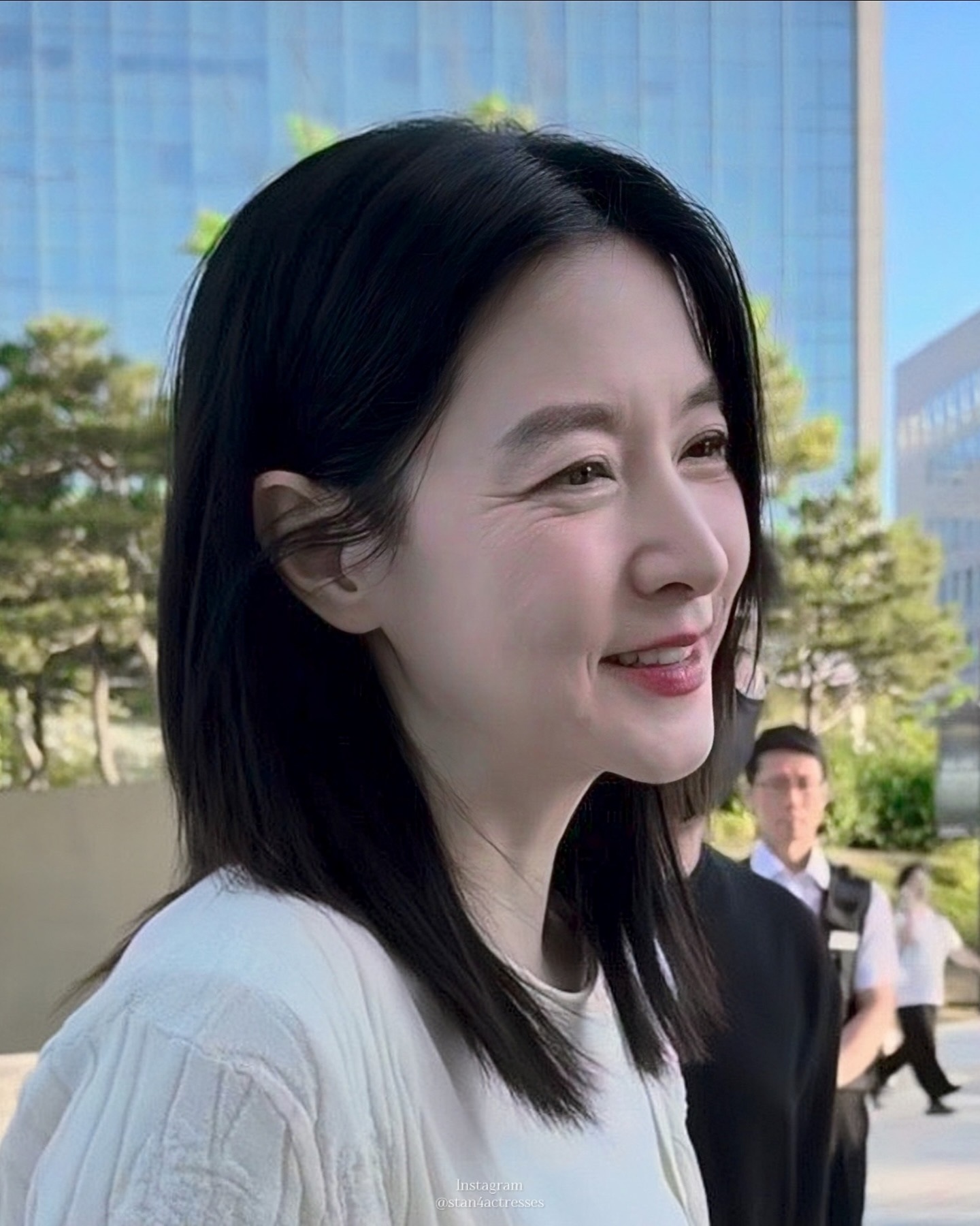 Quốc bảo nhan sắc Hàn Quốc Lee Young Ae tự tin khoe nếp nhăn ở tuổi 54 - 2 Quốc bảo nhan sắc Hàn Quốc Lee Young Ae tự tin khoe nếp nhăn ở tuổi 54 - 2