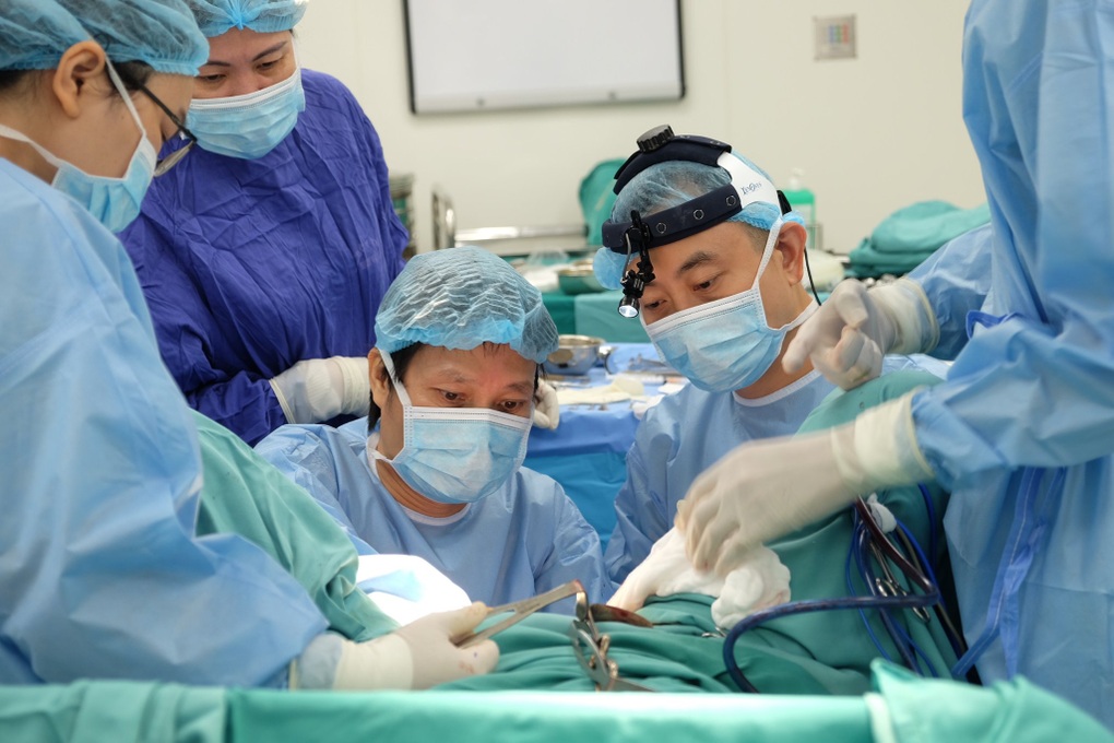 Người phụ nữ 54 năm mang trong mình 2 tinh hoàn - 1 Người phụ nữ 54 năm mang trong mình 2 tinh hoàn - 1