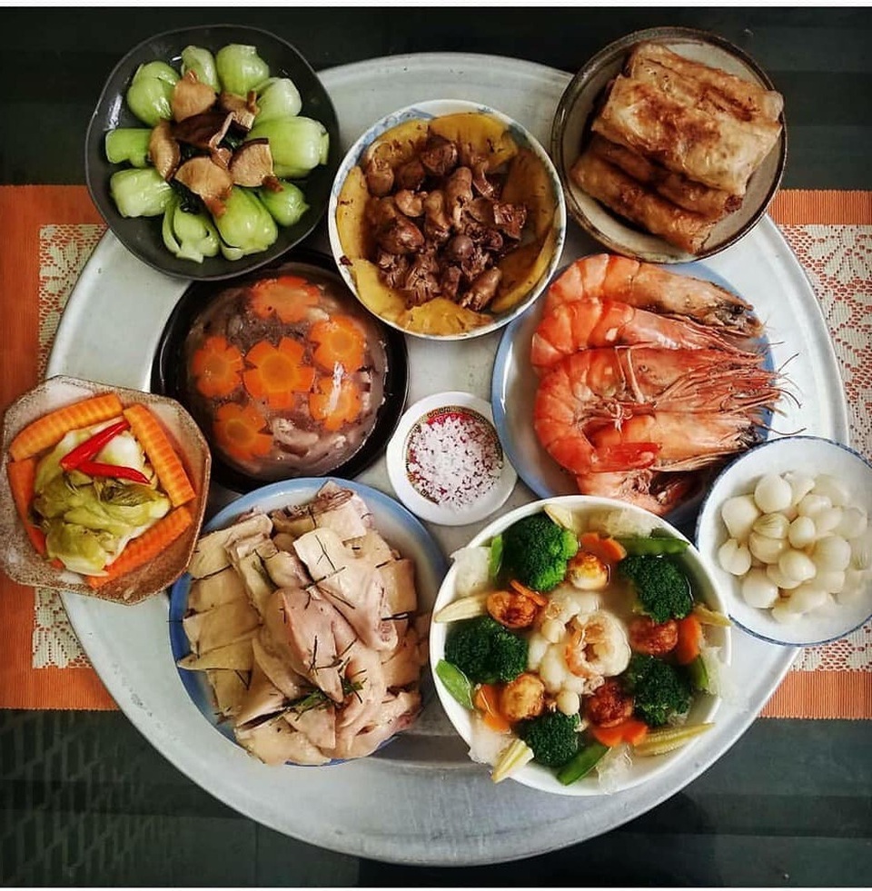 Ngày nấu 40 mâm cỗ cúng ông Công ông Táo, còng lưng không hết việc - 2 Ngày nấu 40 mâm cỗ cúng ông Công ông Táo, còng lưng không hết việc - 2