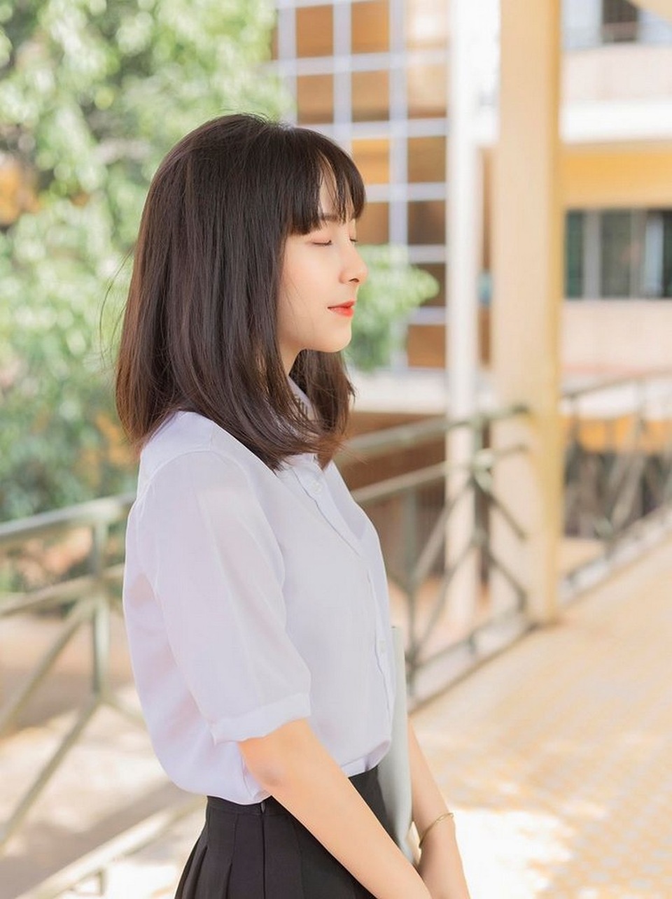 Vẻ đẹp trong veo, góc nghiêng ấn tượng của nữ sinh Buôn Ma Thuột - 2 Vẻ đẹp trong veo, góc nghiêng ấn tượng của nữ sinh Buôn Ma Thuột - 2