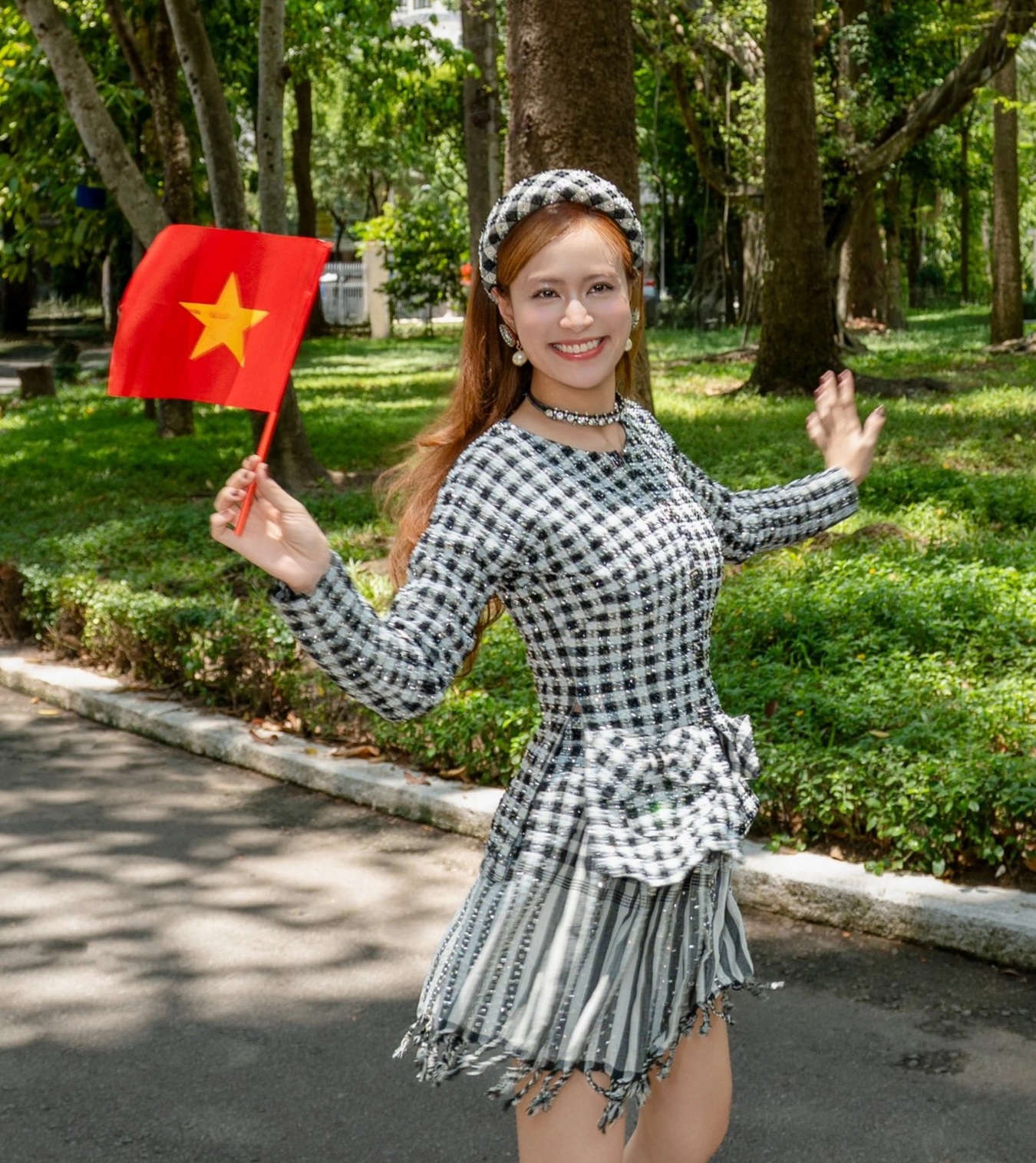 Hoàng Thùy Linh tuổi 37: Sống kín tiếng, vừa trở lại đã gây sốt với Đen Vâu - 13 Hoàng Thùy Linh tuổi 37: Sống kín tiếng, vừa trở lại đã gây sốt với Đen Vâu - 13