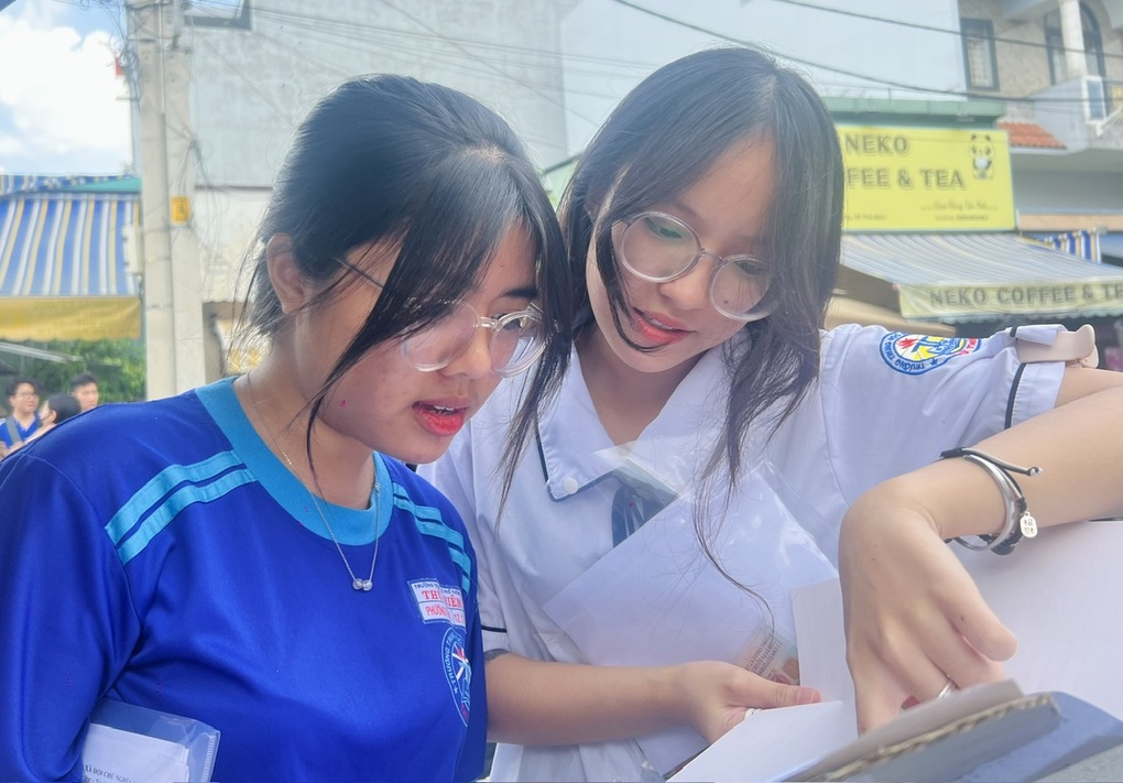 Đề tiếng Anh quá khó, xem cách quy đổi IELTS nơi dễ ăn 10, nơi từ chối - 4 Đề tiếng Anh quá khó, xem cách quy đổi IELTS nơi dễ ăn 10, nơi từ chối - 4