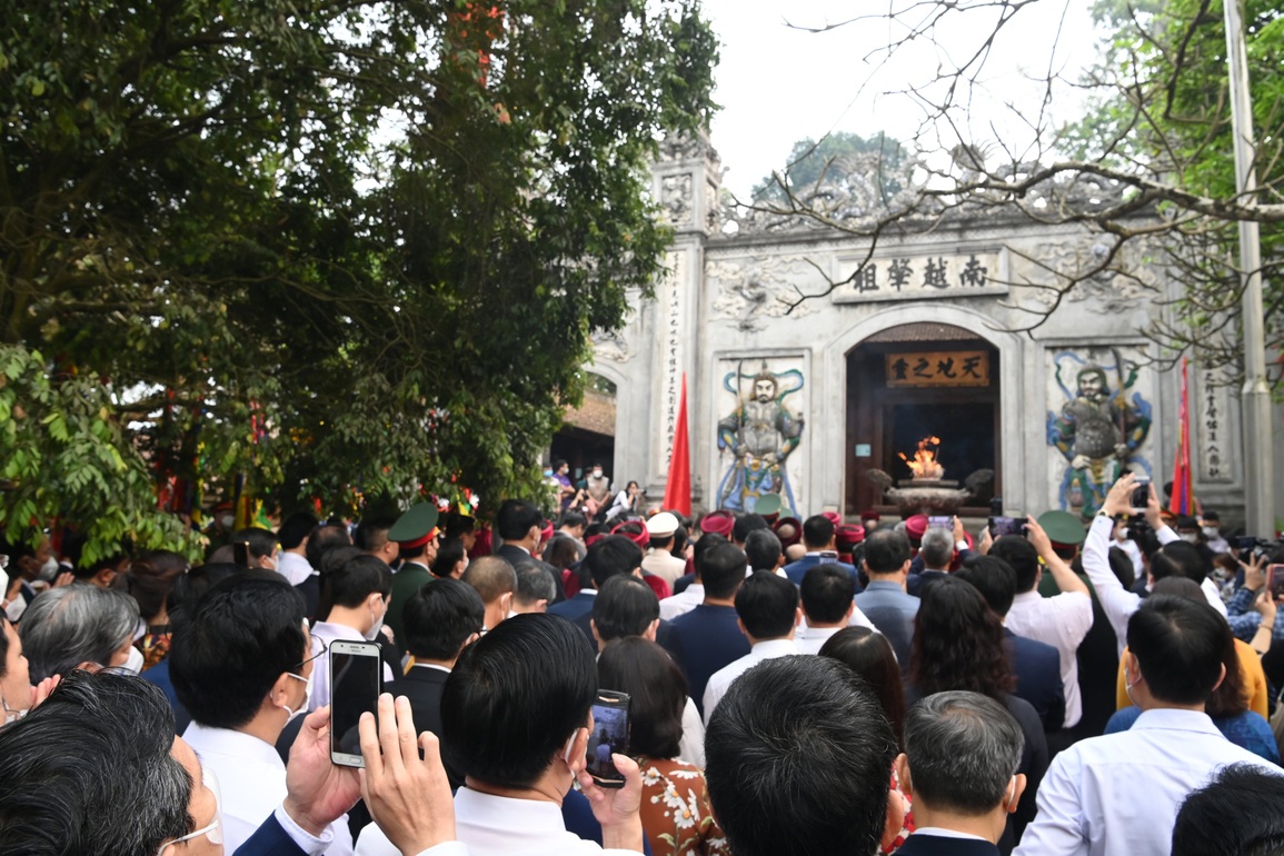Chủ tịch nước dâng hương giỗ Tổ Hùng Vương - 6 Chủ tịch nước dâng hương giỗ Tổ Hùng Vương - 6