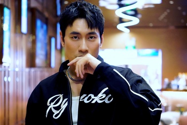 Kiều Minh Tuấn: "Tôi tiếp cận với giới trẻ để không bị già"