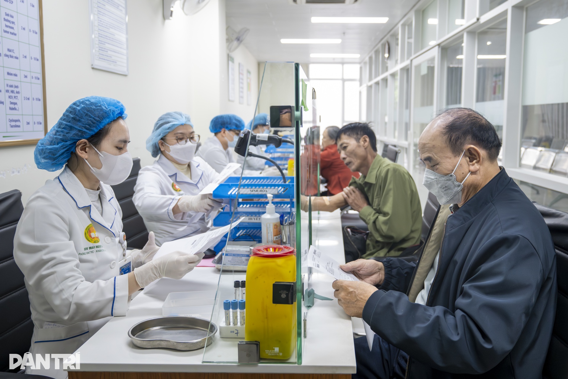 Cách một bệnh viện công thoát cảnh xếp hàng từ 6h, ngày khám 4.000 lượt - 10