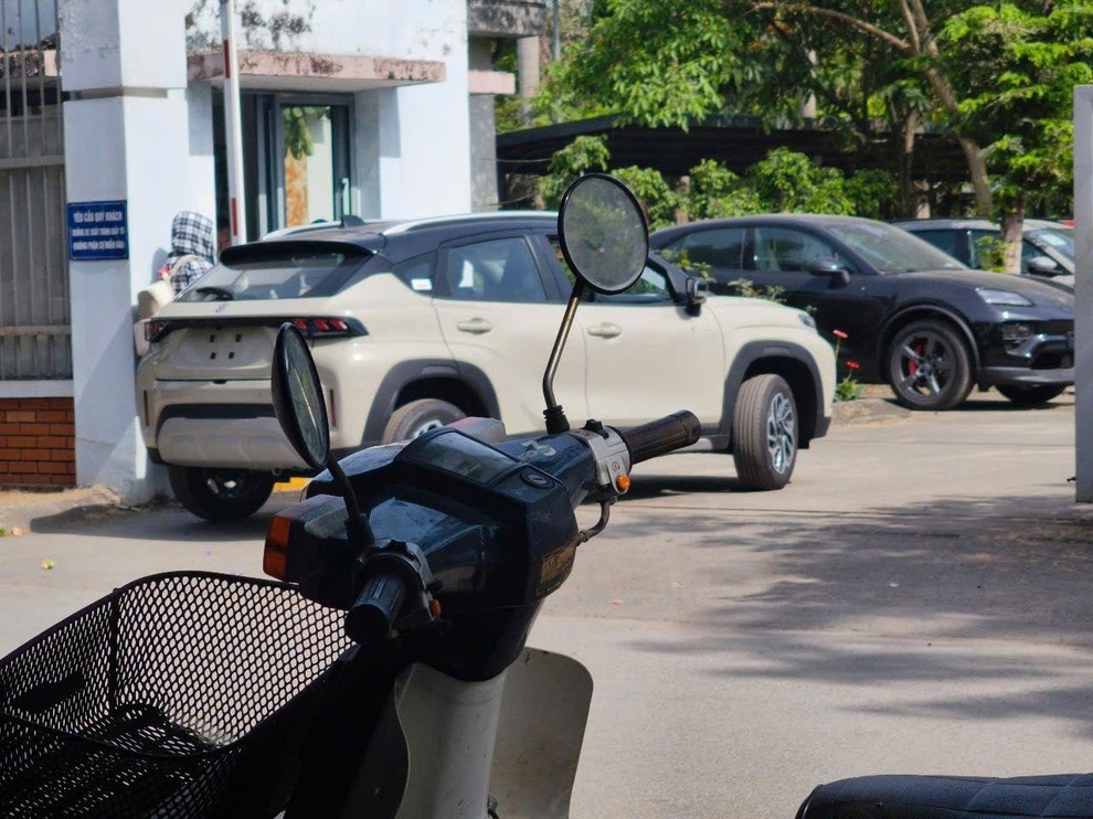 Suzuki hé lộ SUV cỡ nhỏ đấu Sonet và Raize, có thể về Việt Nam năm nay - 6 Suzuki hé lộ SUV cỡ nhỏ đấu Sonet và Raize, có thể về Việt Nam năm nay - 6