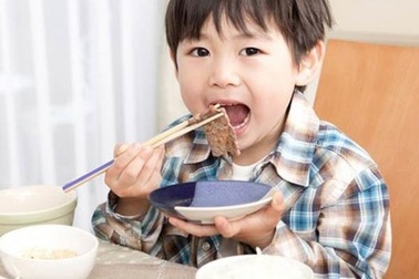 5 nguyên tắc vàng của mẹ Nhật giúp con hết biếng ăn