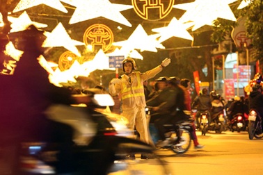 Những người đón Tết muộn 