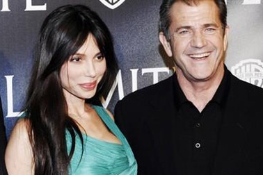 Bồ cũ tố Mel Gibson tàn nhẫn