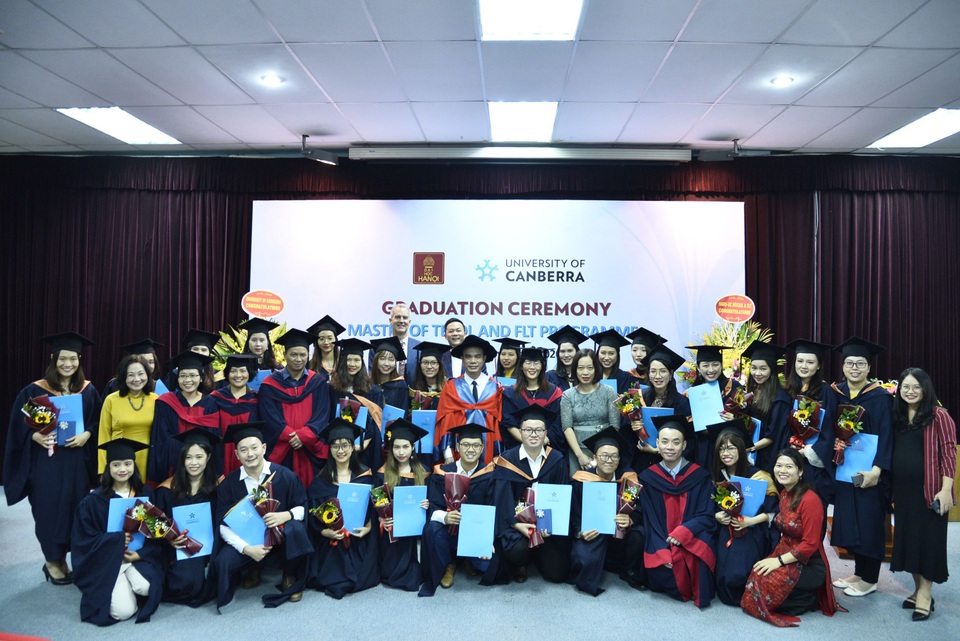 29 thạc sĩ đầu tiên chuyên ngành tiếng Anh được Đại học Canberra cấp bằng - 1 29 thạc sĩ đầu tiên chuyên ngành tiếng Anh được Đại học Canberra cấp bằng - 1