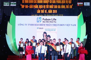 Fubon Life Việt Nam được trao “Bảng Vàng”, 5 lần lọt “Top 100 - Sản phẩm tốt nhất cho gia đình, trẻ em”