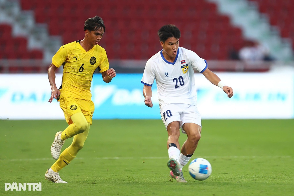 U22 វៀតណាមជួបបញ្ហាពេល U22 ម៉ាឡេស៊ី ឈ្នះធំ - ១ U22 Việt Nam lâm vào thế bất lợi khi U22 Malaysia thắng đậm - 1