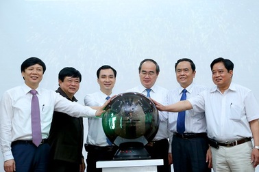 Chủ tịch Nguyễn Thiện Nhân dự lễ ra mắt Tạp chí điện tử Mặt trận