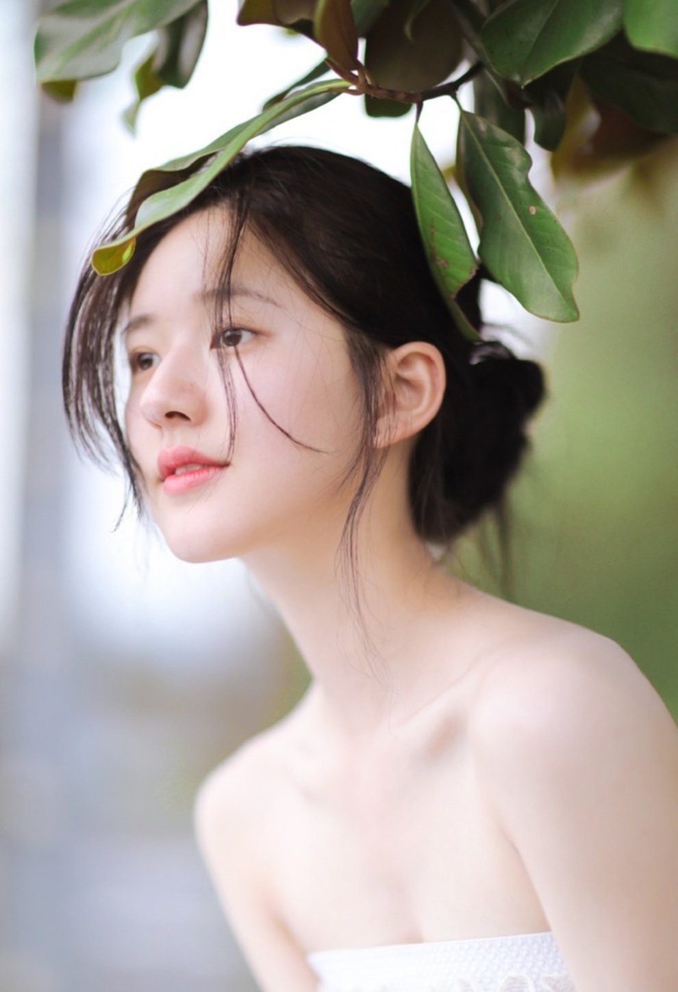 Triệu Lộ Tư gây sốt với bộ ảnh đẹp tinh khôi mong manh sương khói - 1 Triệu Lộ Tư gây sốt với bộ ảnh đẹp tinh khôi mong manh sương khói - 1